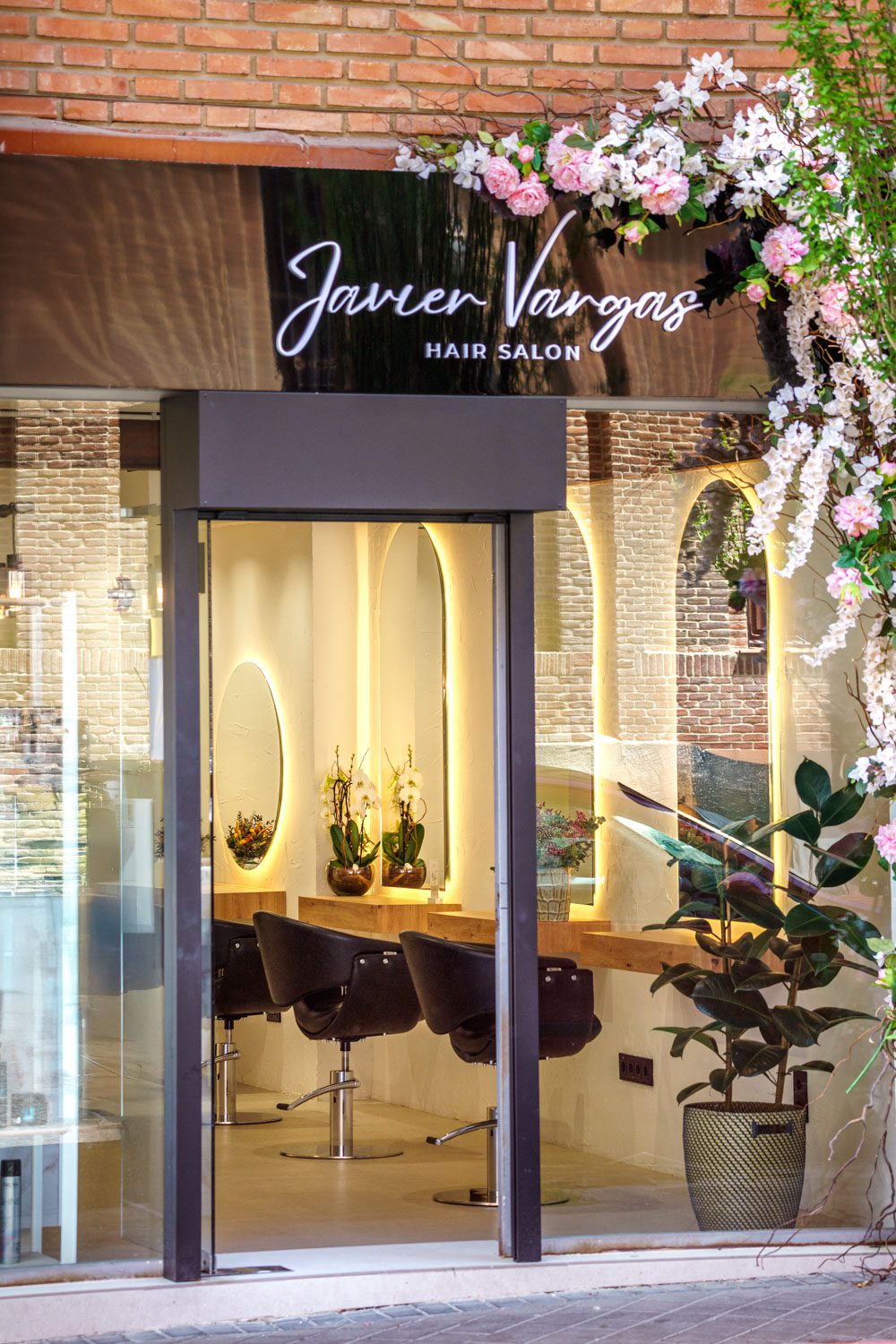 Exterior peluqueria Javier Vargas Hair Salon calle Ponzano 72 Chamberi Madrid
